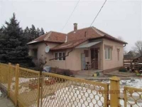 Tiszaföldvár eladó családi ház 63m2 2 szoba 2009-ben felújított összkomfortos ház ingatlan hirdetéshez feltöltött kép